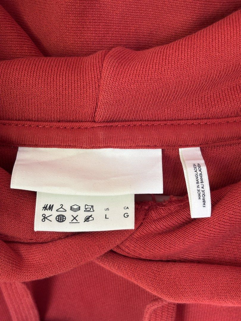 H&M Plain Red Oversized Hoodie (L). (Category: Coats, Jackets and Outerwear) located in Cabuyao City. Submitted by giothr1ft (Listing ID 1465395026, Image 3). Description: -Width: 27 -Length: 26 -Sleeve Length: 22.