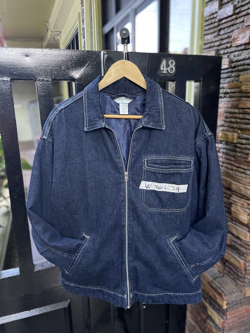 H&M Relaxed Fit Denim Jacket (Category: Coats, Jackets and Outerwear) located in Baguio. Submitted by jomelcavit29012 (Listing ID 1465555237, Image 1). Description: H&M Denim Jacket - Condition : Excellent - Size: M ( Boxy Fit ) - Dimension : 26 / 29 - Color: Dark blue with contrast white stitching - Closure: Full front zipper - Pockets: 1 chest pocket with flap and 2 side pockets - Interior: Quilted blue lining for extra warmth - Cuffs: Adjustab