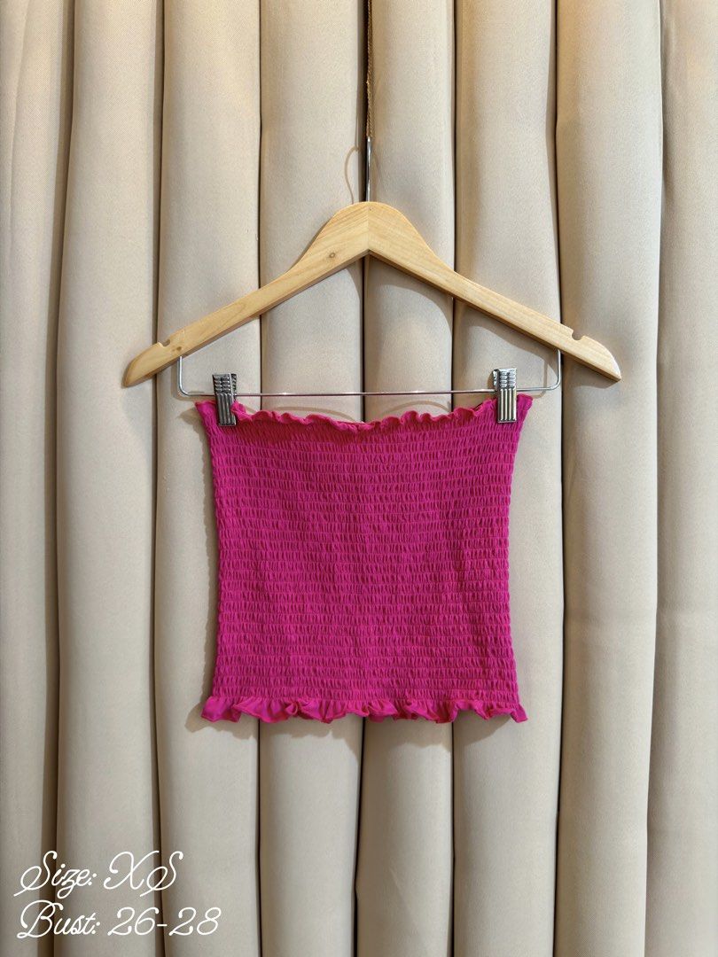 H&M Ruched Tube Top (Category: Sleeveless) located in Manila. Submitted by glamstylemnl (Listing ID 1465498993, Image 1). Description: ♡ SIZE: XS ♡ BUST: 26-28 ♡ Swipe left to see the actual color & details ♡ full ruched ♡ HQ • 10/10 ♡ Ready to wear 👚.