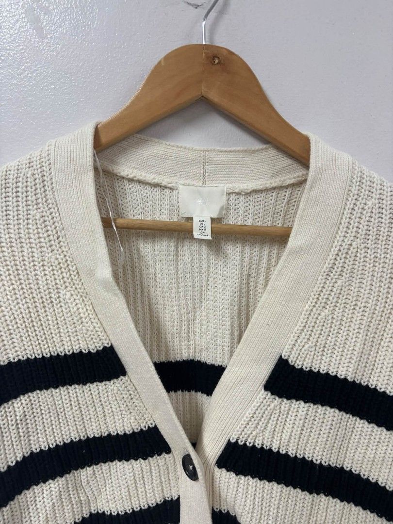 H&M Striped V-Neck Knit Cardigan (Category: Coats, Jackets and Outerwear) located in Mabalacat. Submitted by cjpacleb (Listing ID 1465577549, Image 3). Description: H&M Stripe Cardigan Knitted Large on tag Width 21 Length 22 Excellent condition Pampanga pwede po VC for proof of Legitimacy Via J&T.