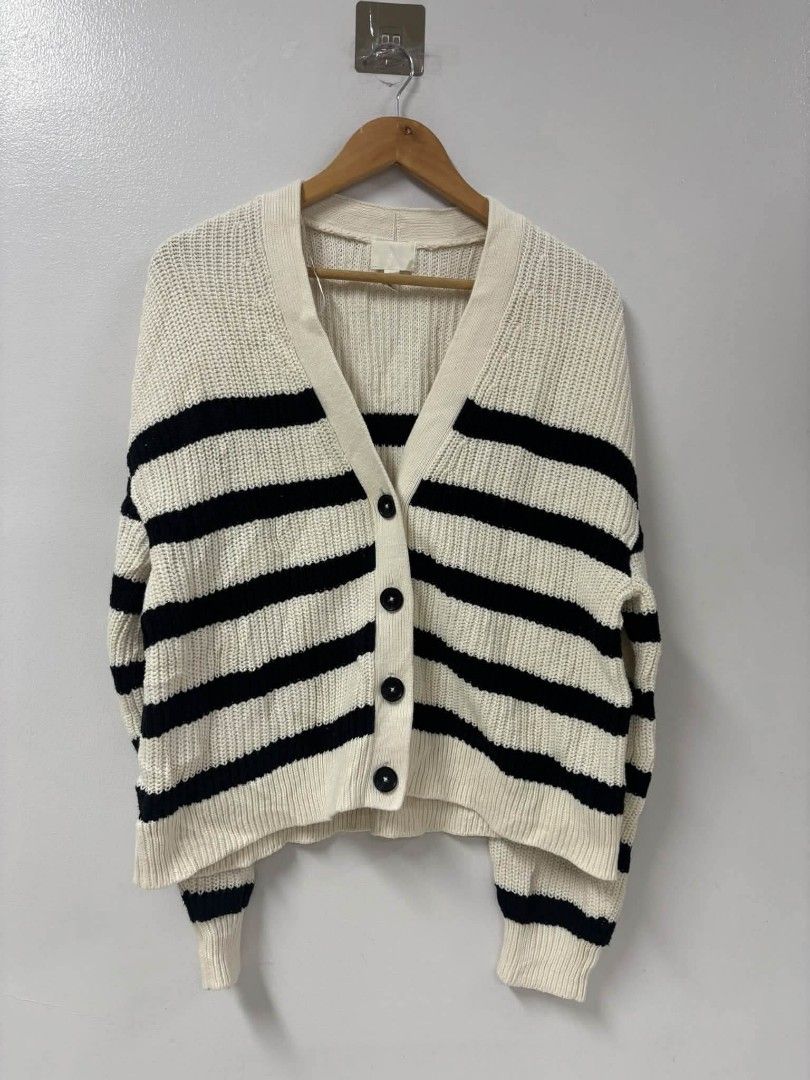 H&M Striped V-Neck Knit Cardigan (Category: Coats, Jackets and Outerwear) located in Mabalacat. Submitted by cjpacleb (Listing ID 1465577549, Image 2). Description: H&M Stripe Cardigan Knitted Large on tag Width 21 Length 22 Excellent condition Pampanga pwede po VC for proof of Legitimacy Via J&T.