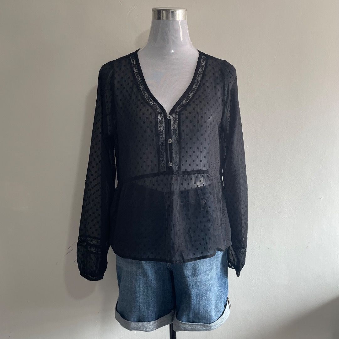 Hollister Classy Blouse with Inner Included (Category: Blouses) located in Bacolor. Submitted by chicn_classy (Listing ID 1465494903, Image 1). Description: .