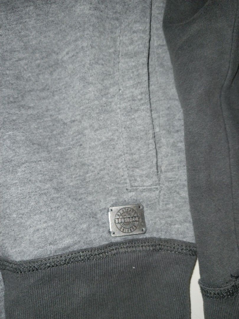 Hollister Jacket Hoodie Medium Mens (Category: Coats, Jackets and Outerwear) located in Cavite. Submitted by krisandrakian (Listing ID 1465458053, Image 3). Description: have 2 passport or any items pocket inside.