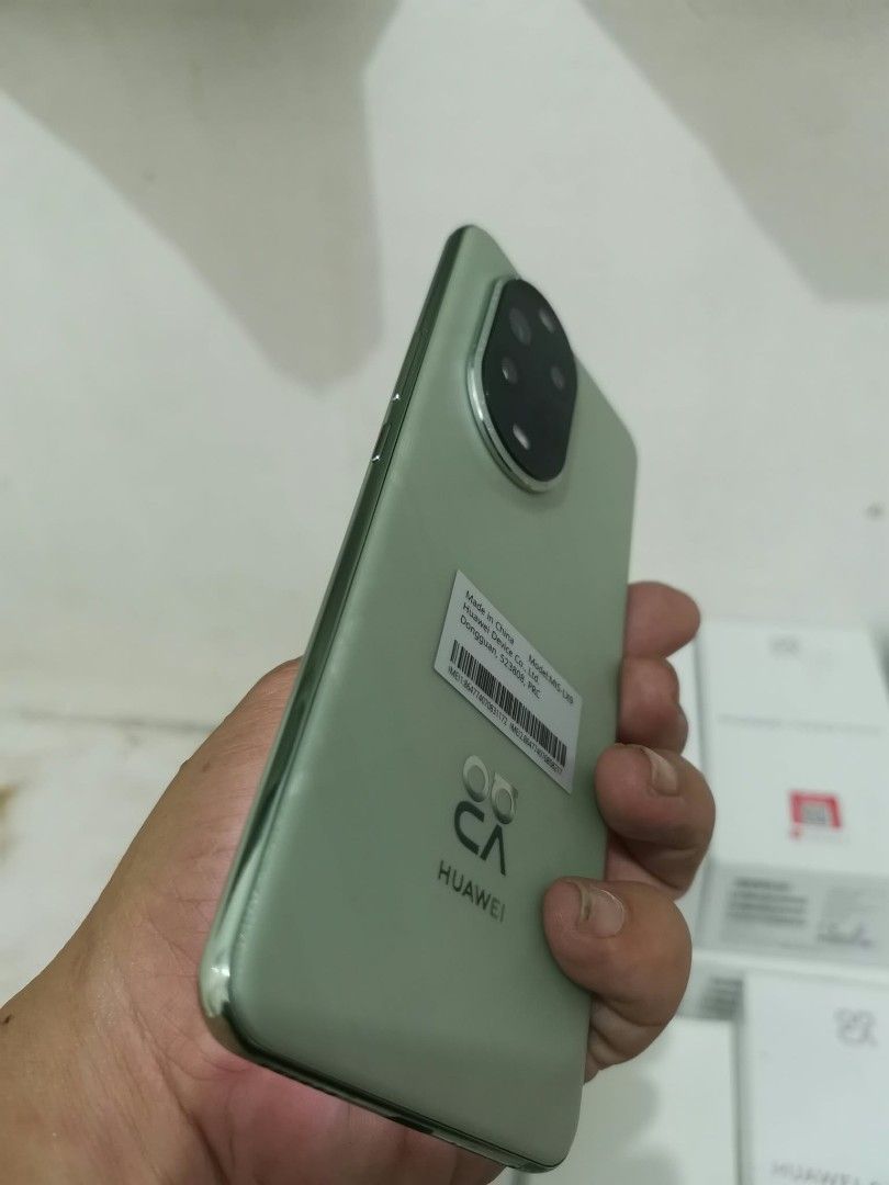 Huawei Nova 13 Pro (12GB RAM | 512GB (Category: Huawei) located in Manila. Submitted by imperialfeline (Listing ID 1465498898, Image 2). Description: Huawei Nova 13 Pro (12GB RAM | 512GB Key Specifications RAM / Storage: 12GB RAM / 512GB Storage Display: 6.76-inch quad-curved OLED screen (2776 x 1224 resolution) Rear Cameras: 50MP adjustable aperture primary + 12MP telephoto + 8MP ultra-wide Front Cameras: 60MP + 8MP dual selfie setup Battery & C
