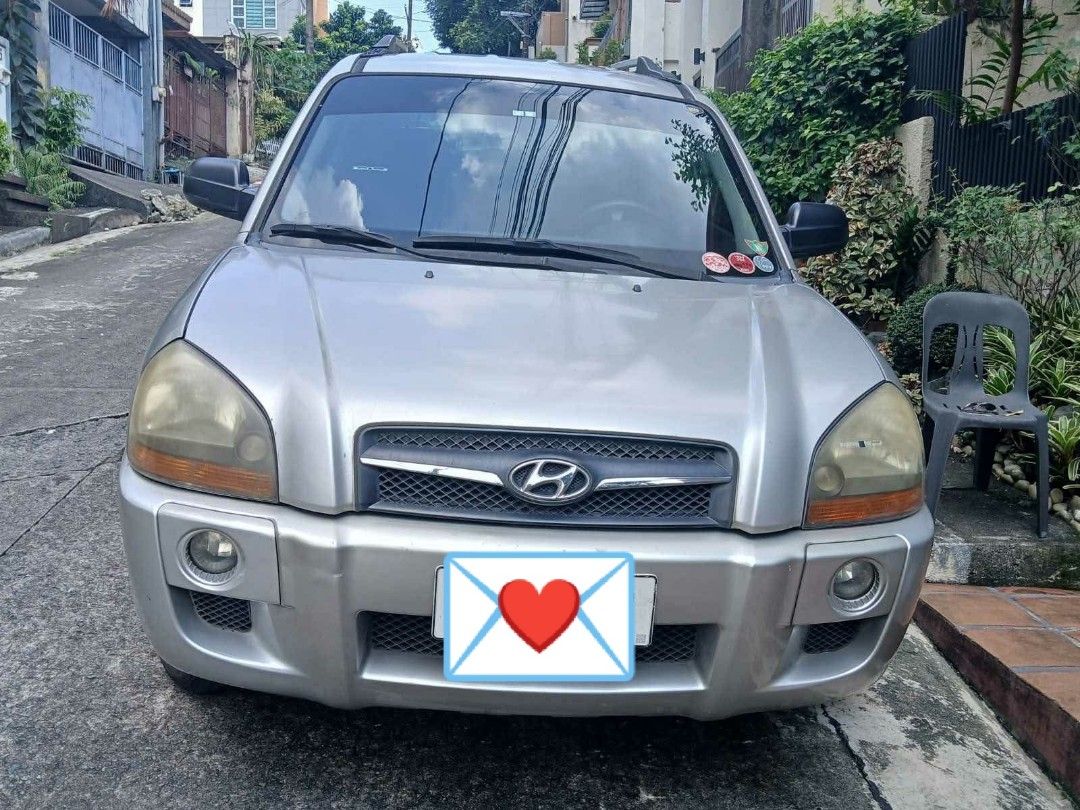 Hyundai Tucson 2.0 CRDi (A) (Category: Used Cars) located in Pasay City. Submitted by marjo27 (Listing ID 1465500063, Image 1). Description: Rush For sale first come first down 200,000 (negotiable to 180,000php to sure buyer) First owner clean papers RFS: upgrade Hyundai Tucson CRDi compact SUV Automatic transmission Fuel: Diesel ⛽ year Model: 2009 Mileage: 152k Machine all goods Aircon malamig Little issue: ✅scratches ✅missing design driver door