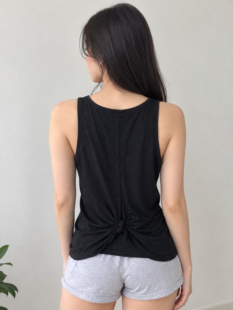 Ideology classic black racerback tank top (Category: Sleeveless) located in Digos. Submitted by marianfinds (Listing ID 1465455092, Image 2). Description: xl on tag♡Authentic/preloved item. Actual photos posted. Please check all photos and details carefully before purchasing. Minor signs of use may be present. 📌Please manage your expectations this is not brandnew ●Color may vary due to lighting Walk in buyers are always welcome!✨️ 📍Location: Li