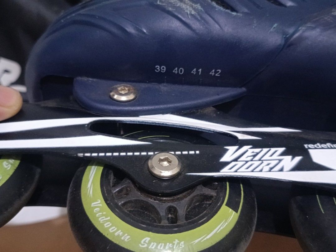 Inline skates (Category: Other Sports Equipment and Supplies) located in Manila. Submitted by happypreci87943 (Listing ID 1465571405, Image 3). Description: FOR SALE 999 nlng original price is 2500 Last Christmas lng binili inline skates adjustable 39 to 42 Lahat ng nsa pictures kasama Umiilaw ung gulong Medyo madumi lang ung bag 10x lang sjgurong ginamit ng anak kong 13yrs old sa park.