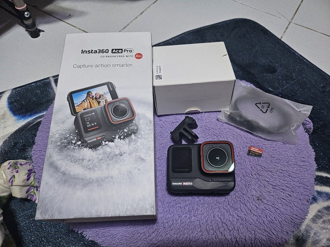 Insta360 Ace Pro Action Camera Full Kit (Category: Cameras) located in Taguig. Submitted by olfinds (Listing ID 1465403760, Image 1). Description: - Complete Insta360 Ace Pro action camera package - Includes original retail box and white inner box - Comes with mount bracket and charging cable in plastic - Includes SanDisk Extreme PRO microSD card - Ideal and ready for shooting sports and travel footage - as in brandnew i open it lang to test pero
