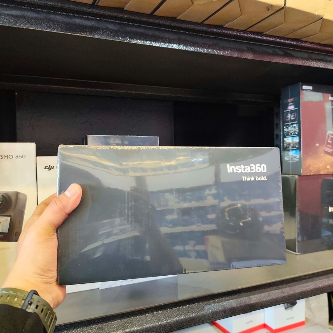 Insta360 X5 8K 360 EXPLORER BUNDLE! (Category: Video Cameras) located in Cavite. Submitted by jerickher83429 (Listing ID 1465397822, Image 2). Description: - Brand new, factory-sealed Insta360 X5 action camera - Records in ultra-clear 8K 360 video with dual 1.1/2.8-inch sensors - FlowState stabilization and 360-degree horizon lock for smooth footage - Waterproof down to 49 feet without a housing - Includes 114cm invisible selfie stick and high-sp