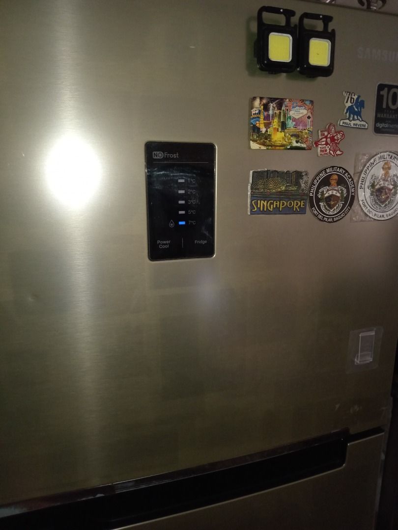 inverter ref (Category: Other Home Furniture) located in Bulacan. Submitted by zenhawk.4a9b2e (Listing ID 1465576487, Image 2). Description: inverter ref samsung.matipid sa kuryente.in good condition. .