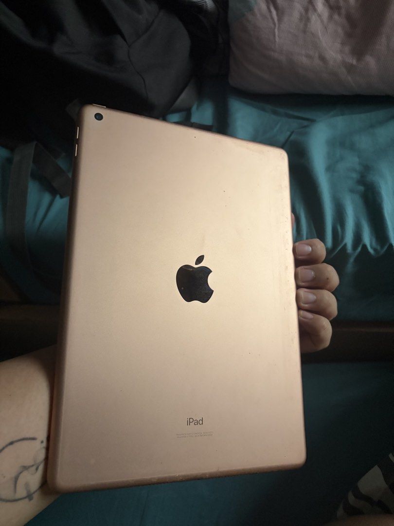 Ipad 8th Gen 32Gb (Category: iPad) located in Taguig. Submitted by starsmoonseis (Listing ID 1465439881, Image 2). Description: Nego for sure buyer.