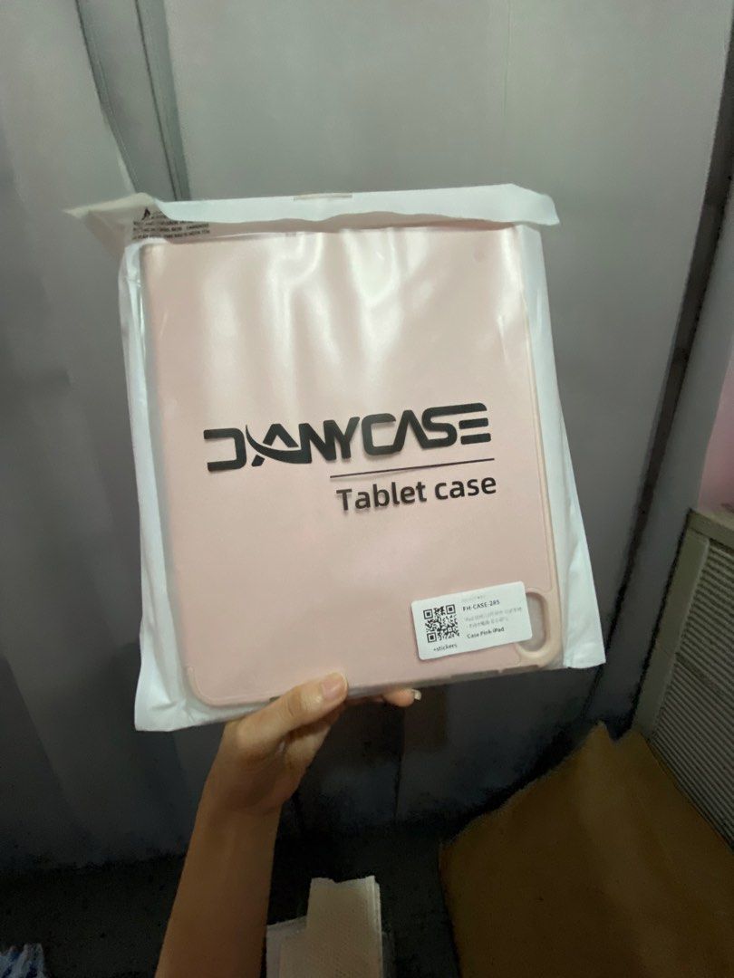 Ipad A16 Pink Case (Category: Cases & Sleeves) located in Quezon City. Submitted by beautyboutiqueclub (Listing ID 1465444254, Image 2). Description: Ipad A16 Pink Case Brand New Lady ownder For delivery only Sf is shoulder by the buyer Quezon City Area .