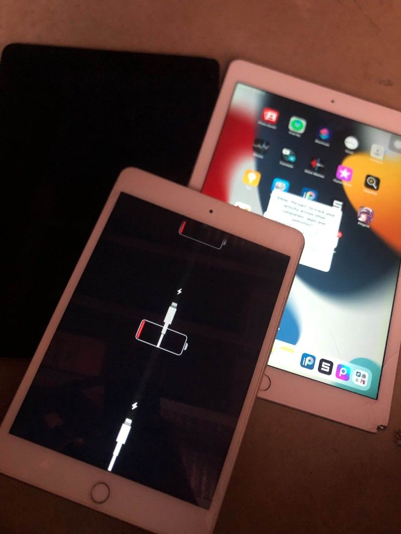 Ipads (defective) (Category: iPad) located in Caloocan City. Submitted by arckadata_69 (Listing ID 1465469989, Image 2). Description: 2 Ipad air 2 at mini 4 yung white na air 2 16gb bypass issue - Glass (no ghost touch) - speaker Air 2 black (32gb) - Display - Battery - icloud Mini 4 (128gb) - Battery - Display - icloud .