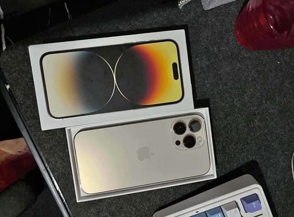 IPHONE 14 PRO MAX GOLD 128GB (Category: iPhone 14 Series) located in Antipolo. Submitted by ke1anne (Listing ID 1465460846, Image 2). Description: 95 BH TEST TO SAWA UPON MEET UP.