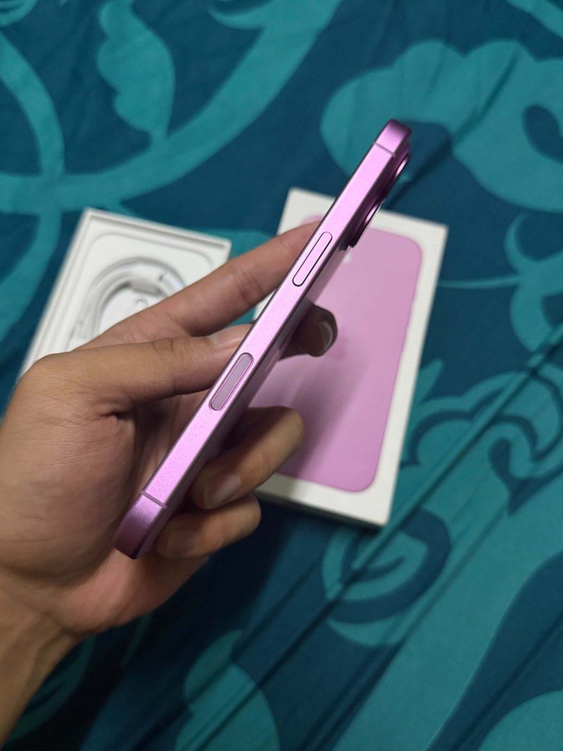 iphone 16 pink (under warranty) (Category: iPhone 16 Series) located in Pasig City. Submitted by wornbyrei (Listing ID 1465483079, Image 3). Description: iPhone 16 pink 128gb 96% battery health Warranty : feb 2027 Complete Openline✅.
