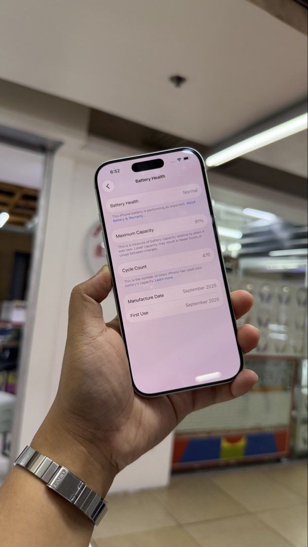 Iphone 17 Pro 512gb (Category: iPhone 17 Series) located in San Juan City. Submitted by gadgetstationph (Listing ID 1465401531, Image 2). Description: 📱 iPhone 17 Pro 512GB – Silver ✨ Slightly Used 🔋 91% Battery Health 🔓 Openline / Factory Unlocked 📦 With Original Box & Cable Great condition and ready for a new owner! 🤍 #iphone17pro.