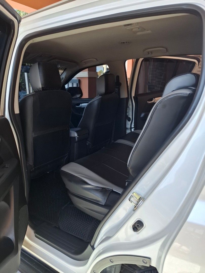 Isuzu Mu-X (Category: Used Cars) located in Manila. Submitted by swiftpenguin.2c632e (Listing ID 1465488715, Image 3). Description: FOR SALE :2017 ISUZU MU-X 4X2 LS-A MT (PEARL WHITE BODY COLOR) 720,000.00 (Negotiable upon viewing) Direct Owner/49000 km ONLY (Fresh/Low Mileage/Fresh CASA PMS/Complete Service History. Newly Installed Tint Newly procured battery One year old Goodyear tires (R17) with 5 years warranty. New LTO REGISTRATION TARLAC CI