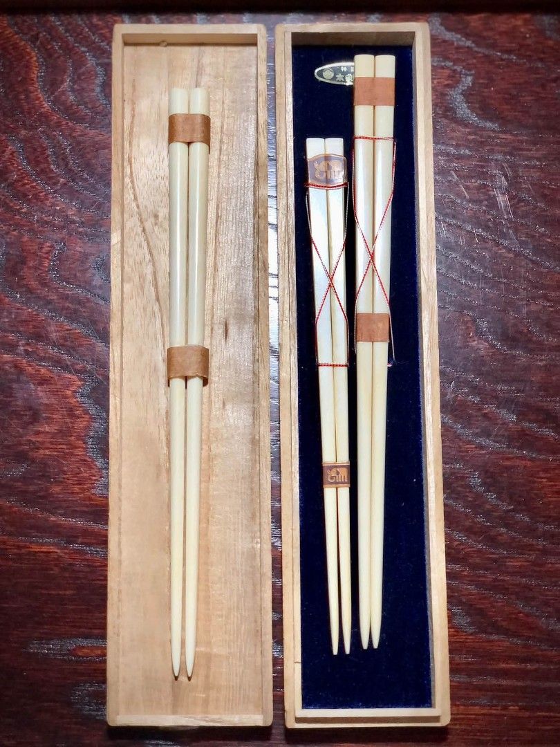 iVÖ CHOPSTICKS (Category: Vintage Collectibles) located in Bulacan. Submitted by koolstuffs_29 (Listing ID 1465495255, Image 2). Description: Unused Set of Ivry Chopsticks + Extra Pair with box. Excellent condition Price 6,500 + shipping/delivery fee. Interested takers just comment MINE/SOLD! Marilao,Bulacan Thank you 🙂.