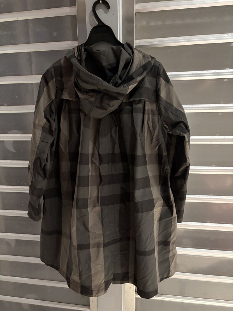 jacket （分類：外套及戶外衣服）位於 Hong Kong。 由 emsbags 提交（商品編號 1465411963，圖片 6）。簡介： like new blue label jacket csn large 。