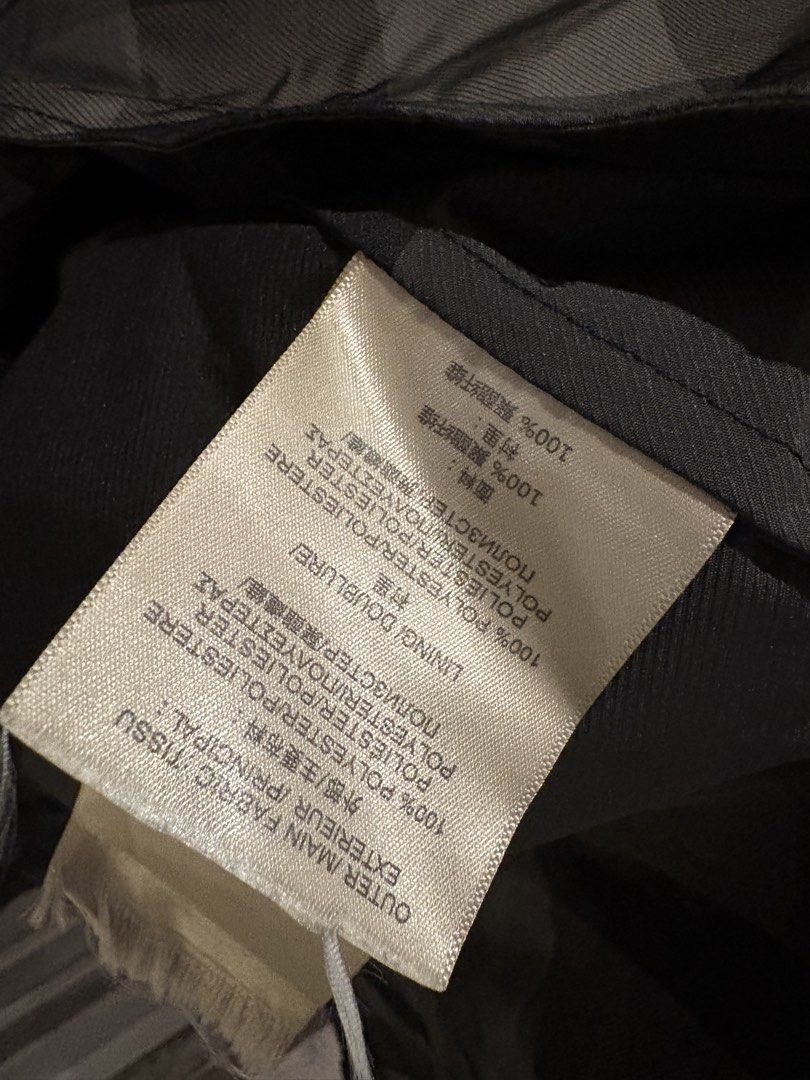 jacket （分類：外套及戶外衣服）位於 Hong Kong。 由 emsbags 提交（商品編號 1465411963，圖片 7）。簡介： like new blue label jacket csn large 。