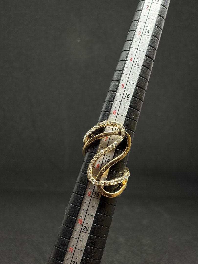 Japan Surplus Wavy Ring Size 8 & 8.5 (Category: Rings) located in Mexico. Submitted by secondstory.kr (Listing ID 1465487564, Image 1). Description: .