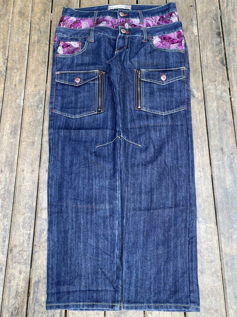 JAPANESE EMBROIDERY (Category: Jeans) located in Manila. Submitted by bottomswrldwidev2 (Listing ID 1465531333, Image 2). Description: JAPANESE EMBROIDERY | BAGGY PANTS Waist: 34-35 Lenght: 42 Thigh: 13 Hem: 9 Condi: 9.9/10 - goodcondi.