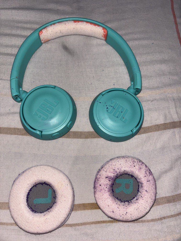 Jbl headset working well blutooth issue naalis foam (Category: Other Gadgets) located in Manila. Submitted by vintageaccessories (Listing ID 1465560901, Image 1). Description: Naalis foam.