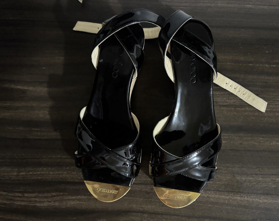 Jimmy Choo Black Wedge (Category: Wedges) located in Caloocan City. Submitted by chleeo.lscn (Listing ID 1465461028, Image 2). Description: size 35.