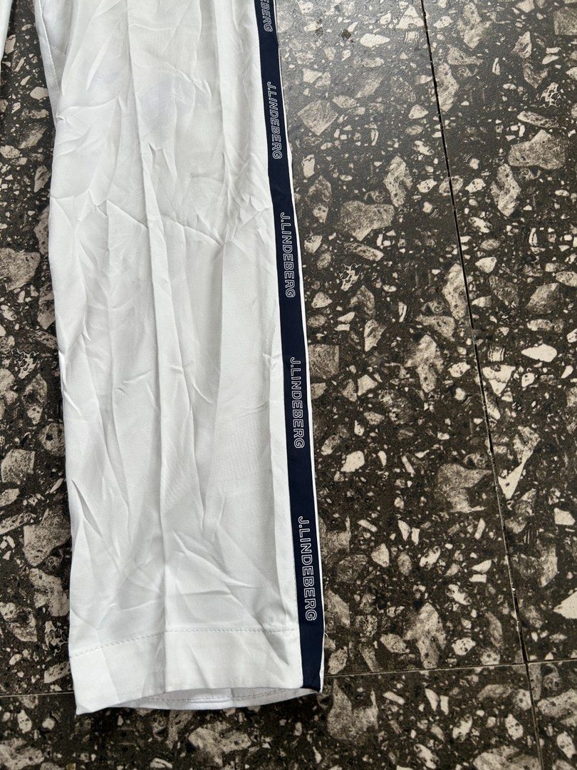 JL SIDE TAPE (Category: Announcements) located in Caloocan City. Submitted by lux.05 (Listing ID 1465389587, Image 2). Description: Size 29 -31 No issue Need wash Authentic DM.