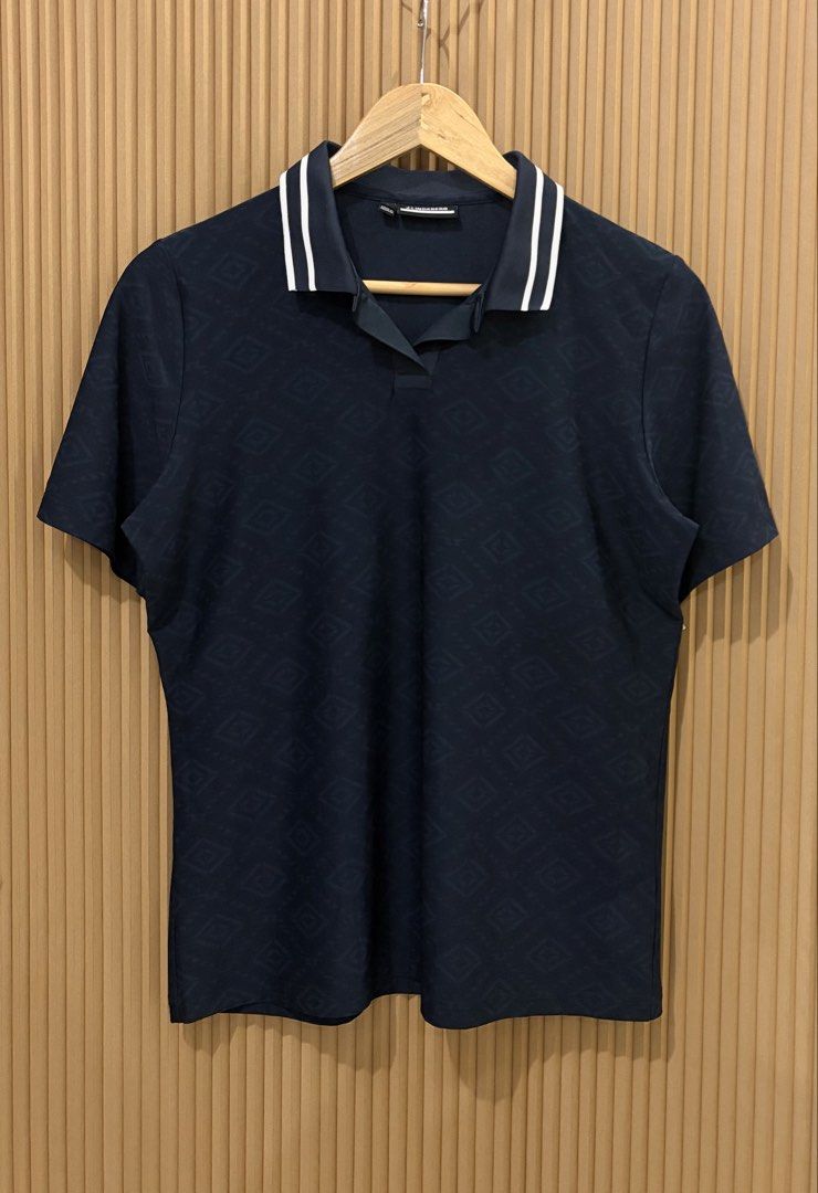 j.lindeberg polo shirt (Category: Tshirts & Polo Shirts ) located in Talavera. Submitted by lucios_locker (Listing ID 1465452250, Image 1). Description: WTS J.L*ndeberg Golf Sammy Damen Polo navy Dimes: 19/25 Condition: Excellent Color rate: 10/10 Issue: none || Tags are provided to check its authenticity. Authenticity is 100% guaranteed || Price 2.5k free shipping free 📍NUEVA ECIJA.