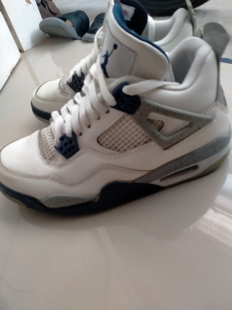 jordan 4 (Category: Sneakers) located in Caloocan City. Submitted by swiftmountain_84e652 (Listing ID 1465492806, Image 1). Description: jordan 4 ,retro ,mix and match size US 7 ,Euro 40.