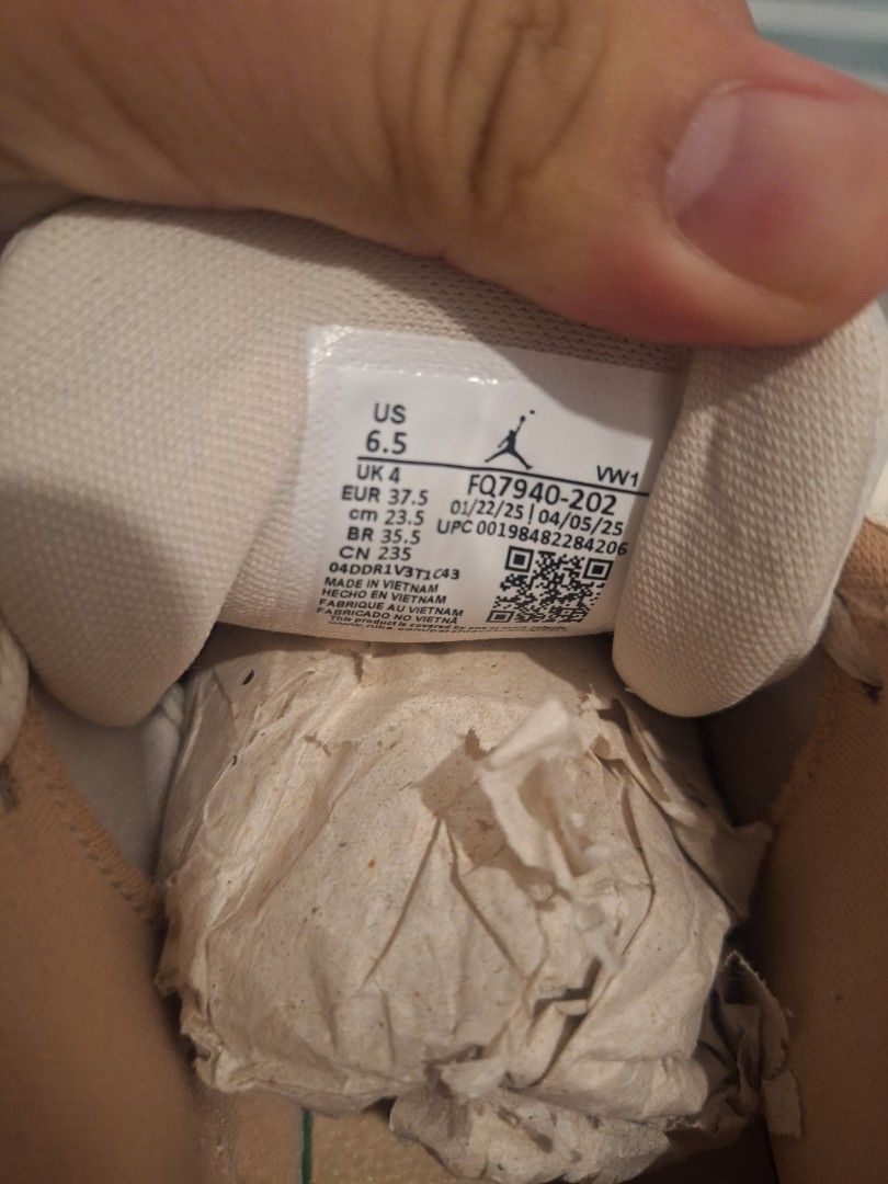 Jordan 4 RM (Category: Sneakers) located in Paranaque City. Submitted by sneakyfied (Listing ID 1465433944, Image 2). Description: used thrice only size 6.5 womens with original box and inserts 100% Authentic.