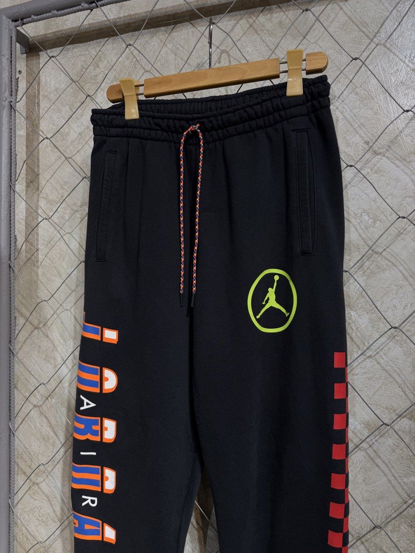Jordan DNA Black Sweatpants. (Category: Joggers) located in Manila. Submitted by ardobe.mnl (Listing ID 1465536879, Image 2). Description: Size: Large Dimes: 30-36 W x 39.50 L Condition: Excellent Flaw: None! Dm for inquiries! 📥.