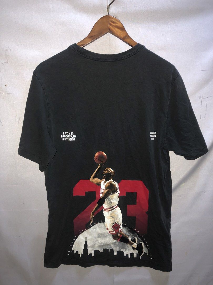 Jordan Free throw dunk canva (Category: Tshirts & Polo Shirts ) located in Cagayan de Oro. Submitted by kennymiiiiii (Listing ID 1465475331, Image 2). Description: 21*30 Black color min fade No other issue.