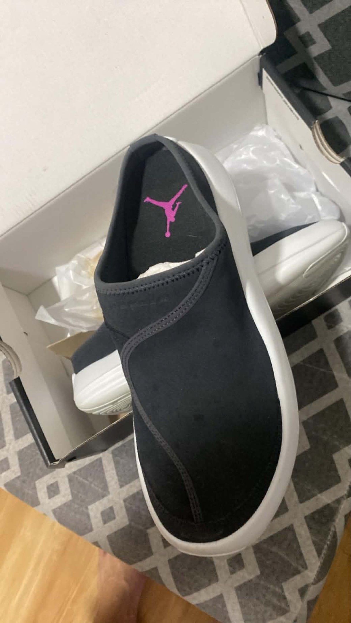 Jordan Future Mule Anthracite Fire Pink Off White Size 9 (Category: Sneakers) located in Pilar. Submitted by romeoabejo54125 (Listing ID 1465511269, Image 3). Description: - Model: Jordan Future Mule - Colorway: Anthracite / Fire Pink / Off White - Size: US 9 / UK 8 / EU 42.5 - Condition: Brand new with original box - Features: Slip-on design, durable upper, white sole, and distinct pink Jumpman logo on the insole.
