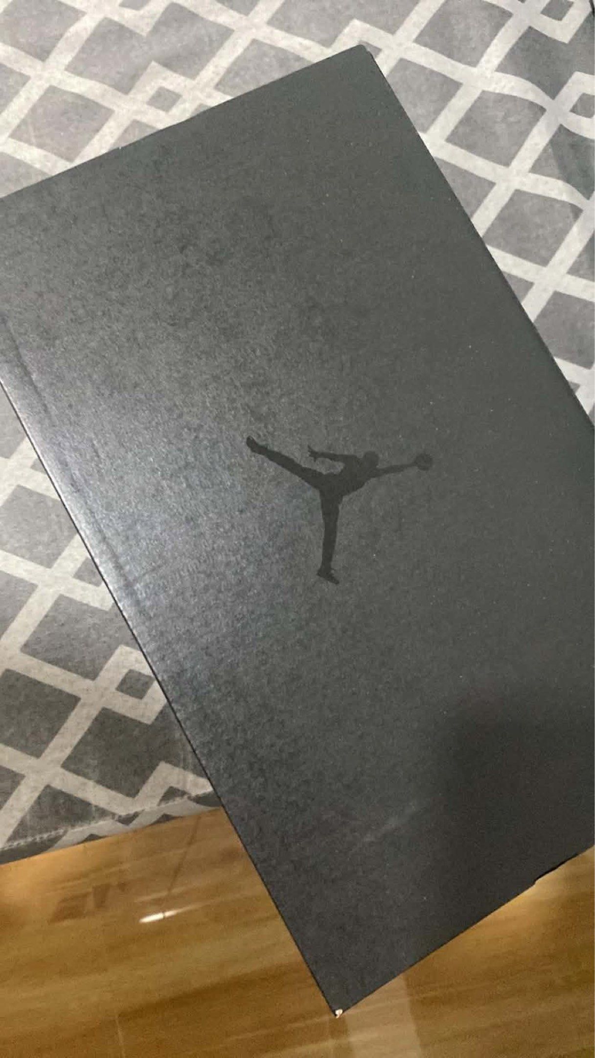 Jordan Future Mule Anthracite Fire Pink Off White Size 9 (Category: Sneakers) located in Pilar. Submitted by romeoabejo54125 (Listing ID 1465511269, Image 1). Description: - Model: Jordan Future Mule - Colorway: Anthracite / Fire Pink / Off White - Size: US 9 / UK 8 / EU 42.5 - Condition: Brand new with original box - Features: Slip-on design, durable upper, white sole, and distinct pink Jumpman logo on the insole.