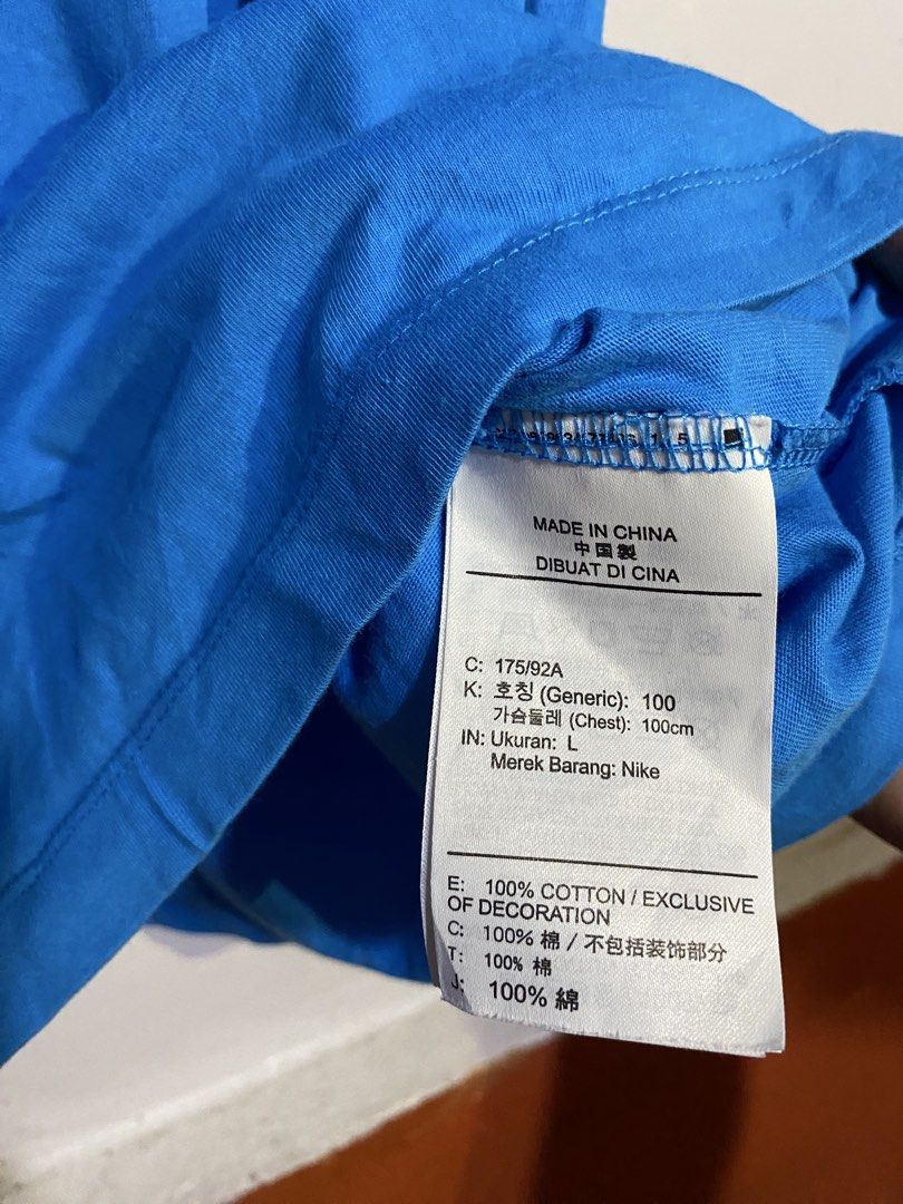 Jordan TSHIRT (Category: Tshirts & Polo Shirts ) located in Cebu City. Submitted by arsenyong (Listing ID 1465509530, Image 3). Description: - Brand: Jordan 20 by 27 Very good condition No issue Need wash only - Color: Bright blue with yellow and blue tropical leaf box graphic - Size: Large - Material: 100% cotton - Style Code: CQ2061-482 - Condition: Clean, vibrant graphics with no cracking.
