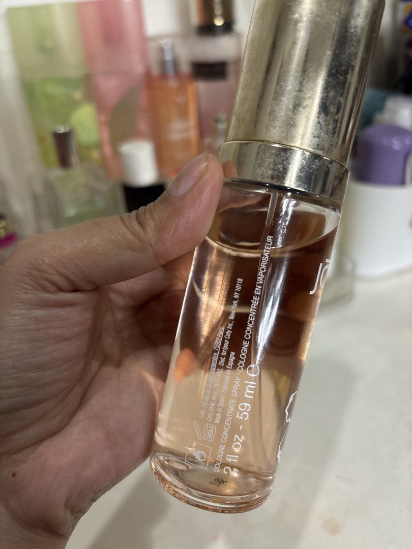 Jovan White Musk Cologne Concentrate 59ml (Category: Fragrance & Deodorants) located in Cabadbaran. Submitted by manualrj2491753 (Listing ID 1465387996, Image 2). Description: - Brand: Jovan White Musk (Original) - Type: Cologne Concentrate - Volume: 2 fl oz / 59 ml, around 90% remaining - Dispenser: Spray nozzle under the cap - Condition: Good fragrance condition; gold-colored cap shows noticeable wear and surface scuffs - Powdery fragrance - RF