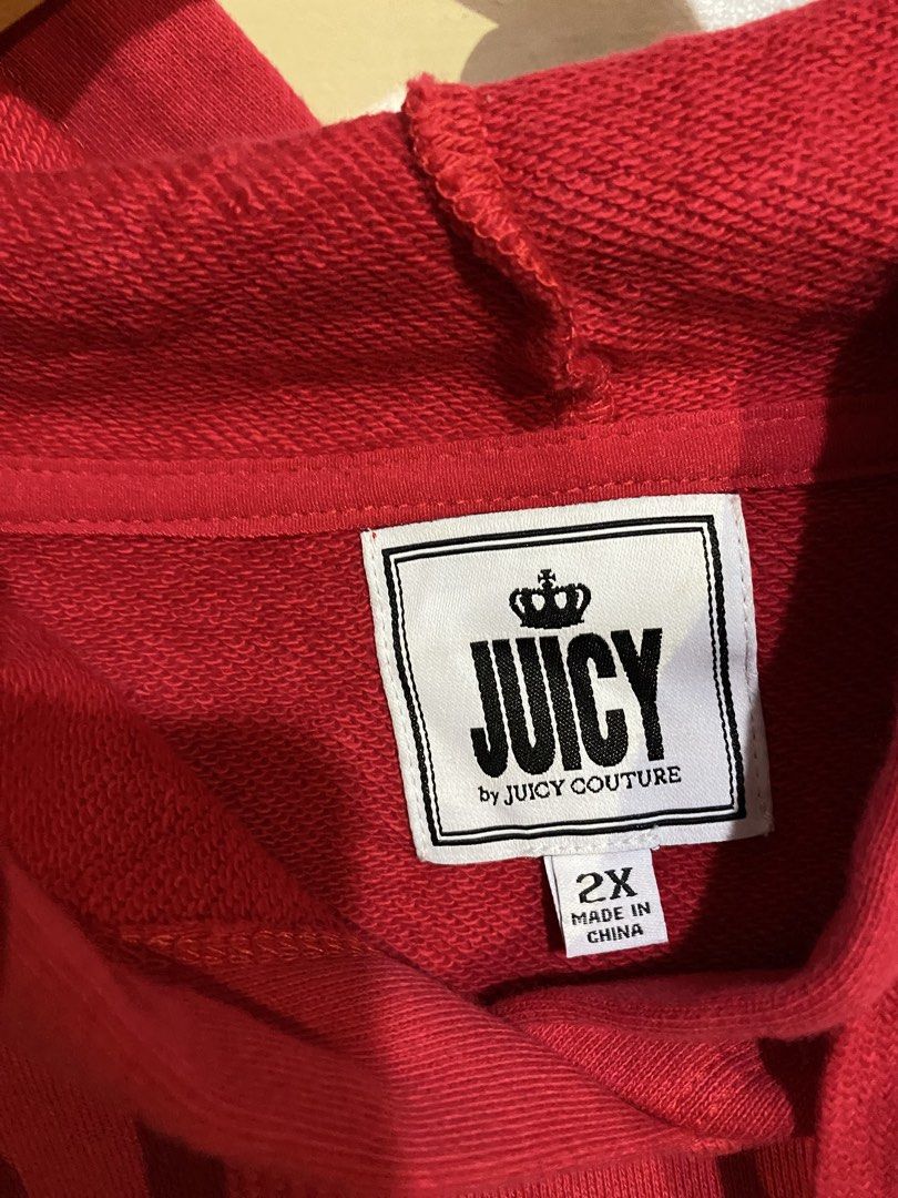 JUICY COUTURE HOODIE (Category: Hoodies) located in Cebu City. Submitted by arsenyong (Listing ID 1465512373, Image 2). Description: 28 width 28 length Excellent .