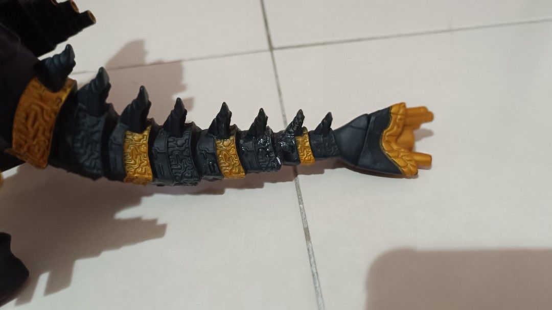 Kaiju sofubi (Category: Figurines & Statues) located in Kuala Lumpur. Submitted by malubabu (Listing ID 1465445029, Image 2). Description: tail is broken and wing is missed can pm for more details cod location Taman equine.