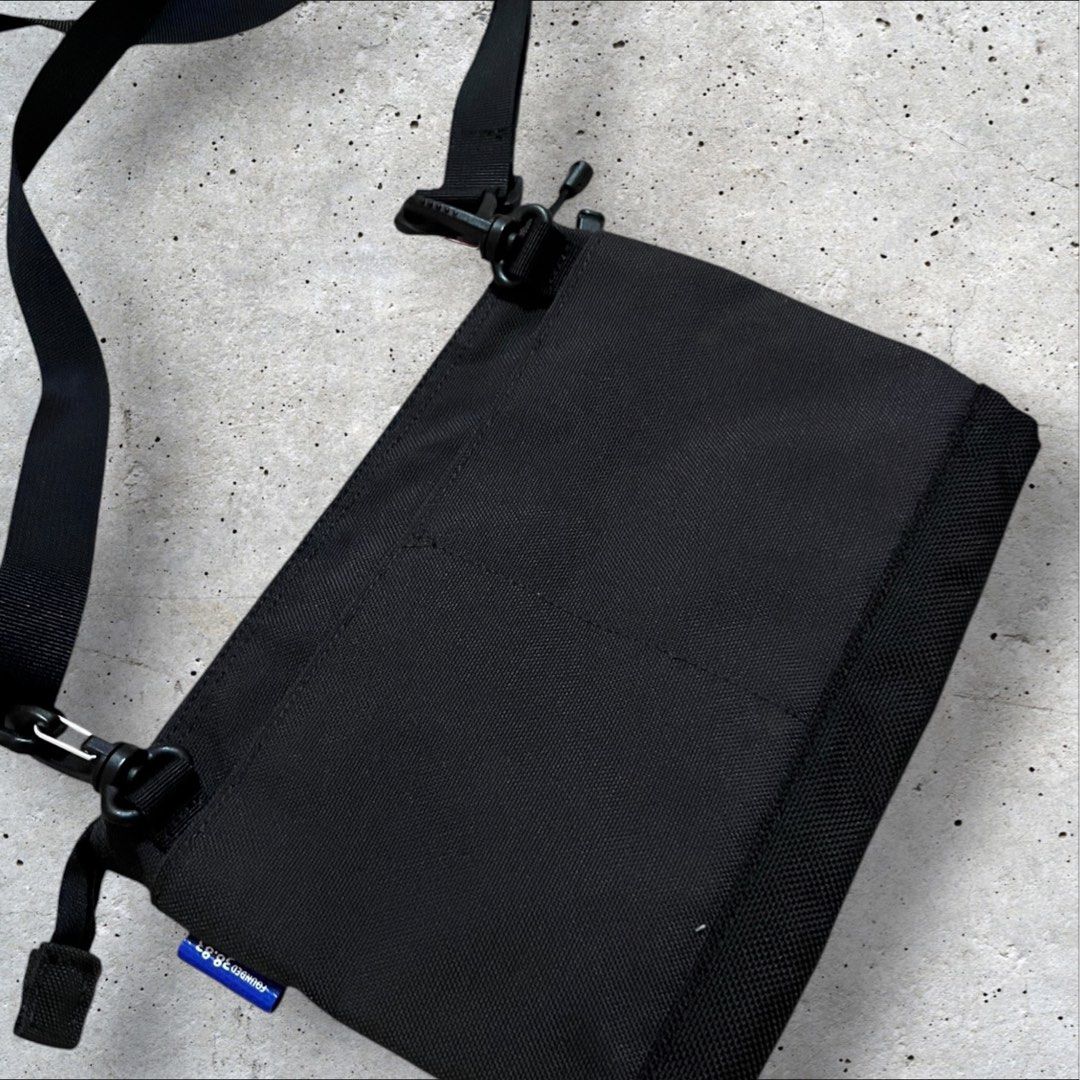 Kangol Cross Body Bag (Category: Cross-body Bags) located in Iloilo. Submitted by trxfinds.ph (Listing ID 1465557126, Image 2). Description: Preloved Kangol crossbody bag ✨ Classic black • Lightweight • Unisex • Perfect for everyday use Condition: Preloved, good condition 10/10 ✔️ Adjustable strap ✔️ Zipper closure ✔️ Spacious enough for your daily essentials .