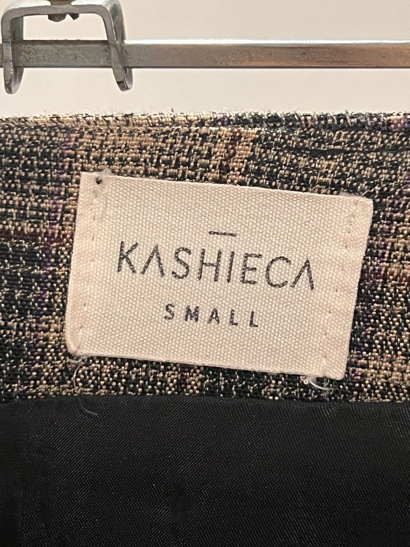 Kashieca Black & Brown Plaid Skirt (Category: Skirts) located in Manila. Submitted by preloved_items122 (Listing ID 1465420214, Image 3). Description: .