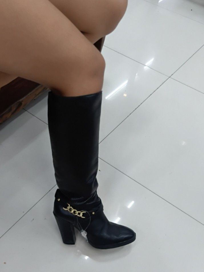 Kate Spade LAST PRICE POSTED (Category: Boots) located in Subic. Submitted by AnythingBrandedby_May (Listing ID 1465530079, Image 1). Description: Kate Spade LAST PRICE POSTED.