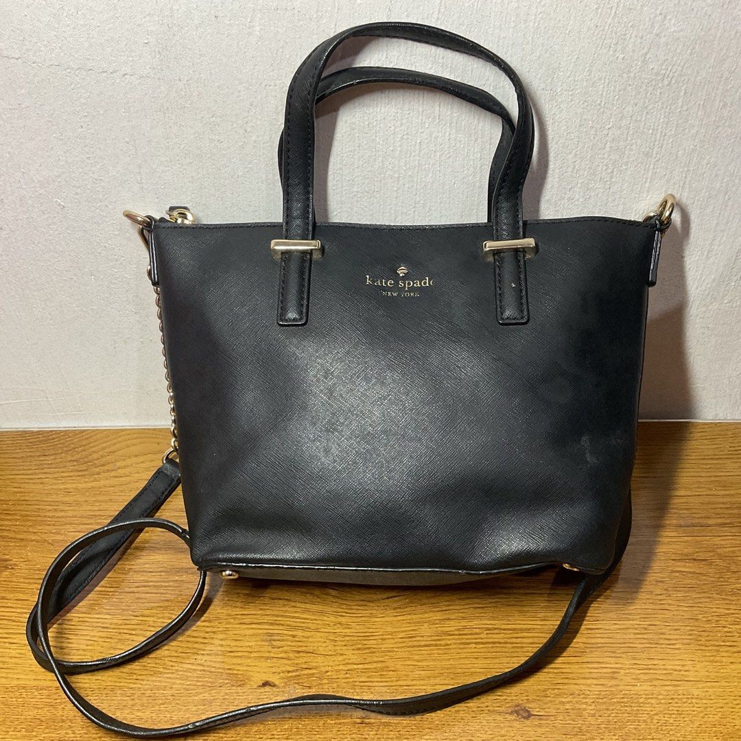 Kate Spade Bag Bundle (Category: Cross-body Bags) located in Iloilo. Submitted by kybooo (Listing ID 1465404129, Image 3). Description: Kate Spade Bundle (1)Kate Spade Cedar Street Harmony (2)Kate Spade Cedar Street Mini Maise Signs of use, needs a lil cleaning.