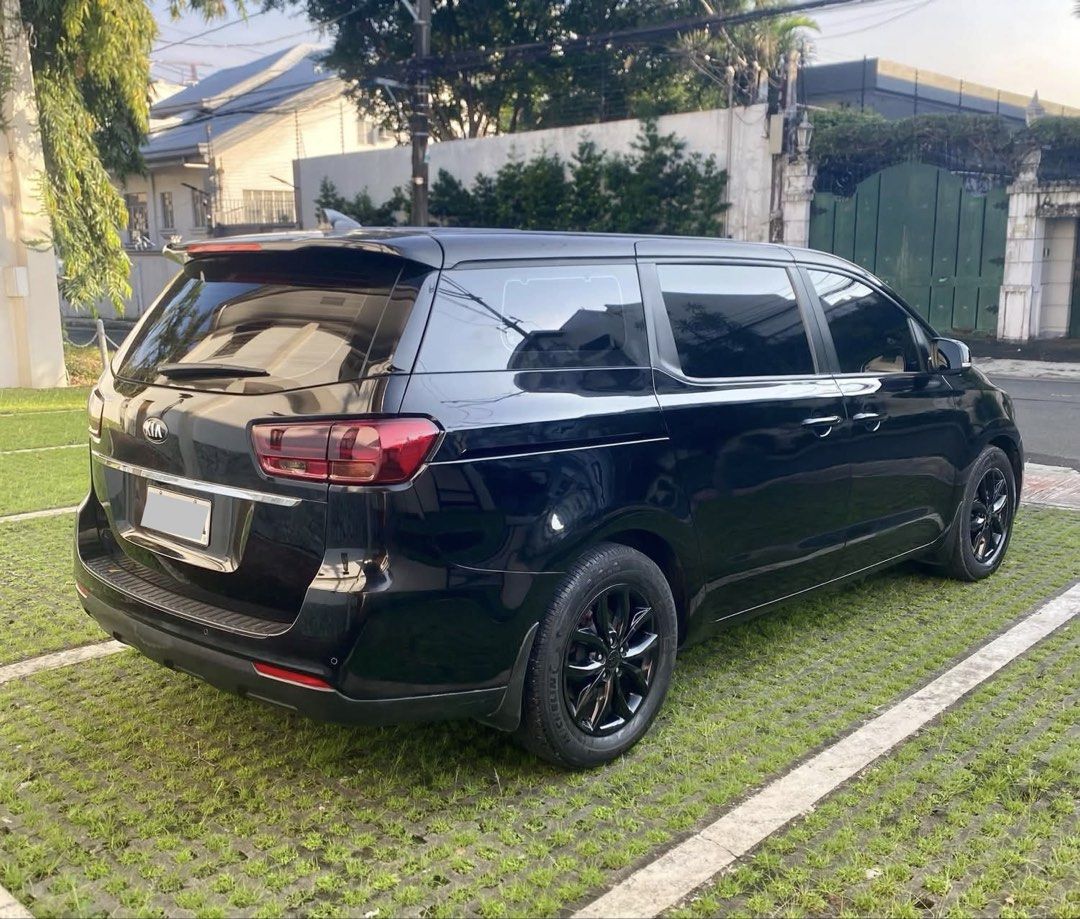 Kia Carnival EX Auto (Category: Used Cars) located in Quezon City. Submitted by bubotmarie (Listing ID 1465509210, Image 3). Description: 2020 KIA GRAND CARNIVAL EX AT Top of the line 920k Only (or best offer) ACCEPTS CASH FINANCING * second-row captain’s chairs * dual panoramic sunroof * Power sliding doors * Power tailgate * 3-zone automatic climate control * 8-inch touchscreen (upgraded worth 100k) * Bluetooth, USB/AUX * Apple CarPlay & Androi