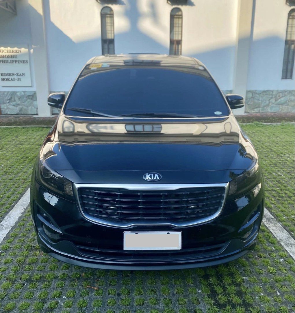 Kia Carnival EX Auto (Category: Used Cars) located in Quezon City. Submitted by bubotmarie (Listing ID 1465509210, Image 1). Description: 2020 KIA GRAND CARNIVAL EX AT Top of the line 920k Only (or best offer) ACCEPTS CASH FINANCING * second-row captain’s chairs * dual panoramic sunroof * Power sliding doors * Power tailgate * 3-zone automatic climate control * 8-inch touchscreen (upgraded worth 100k) * Bluetooth, USB/AUX * Apple CarPlay & Androi