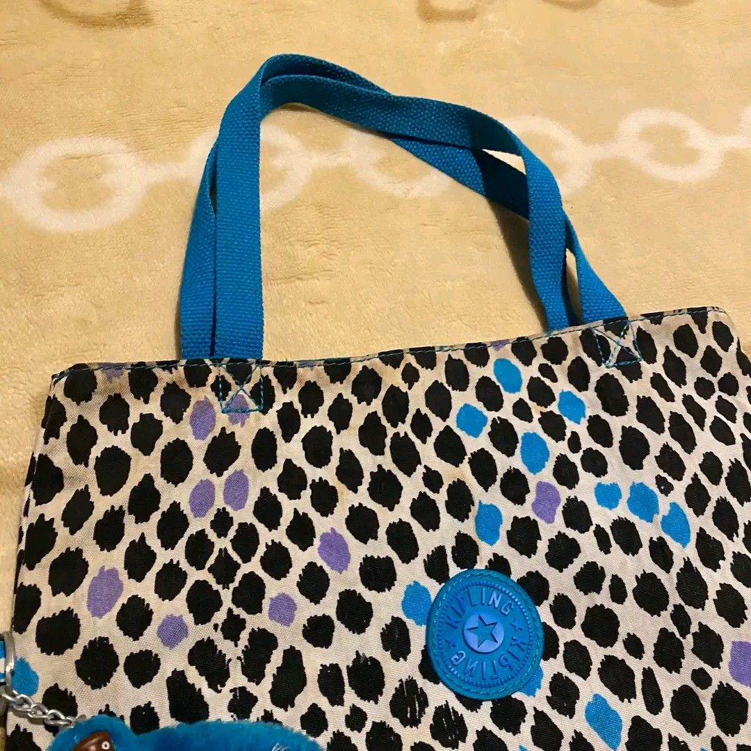 Kipling Reversable Totebag (Category: Tote Bags) located in Manila. Submitted by bidgeyow20688 (Listing ID 1465499006, Image 3). Description: good condition issue stain/needwash size M.