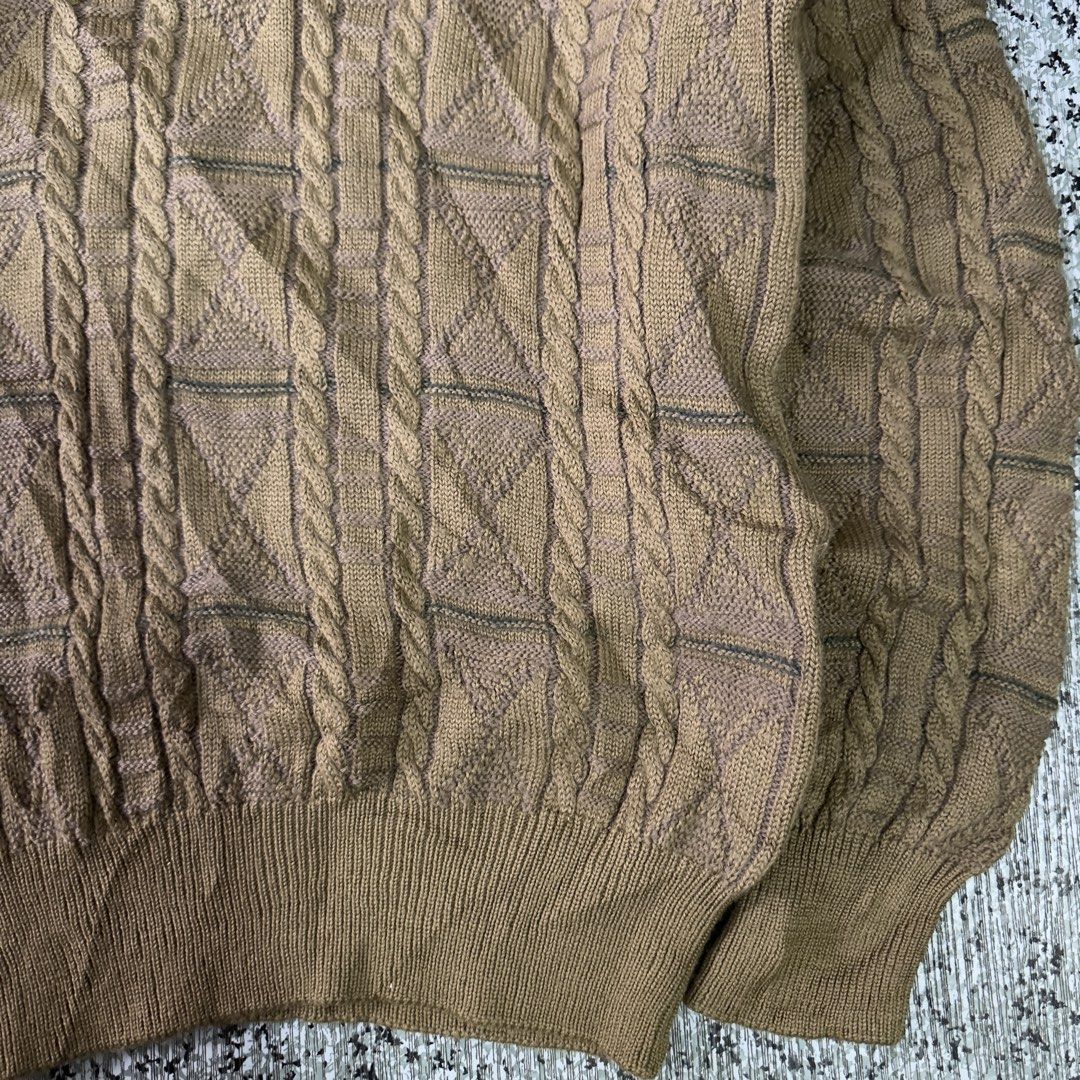 Knited Polo Sweater (Category: Coats, Jackets and Outerwear) located in Baguio. Submitted by secondoption.ph (Listing ID 1465395793, Image 3). Description: Size medium Length 26 Width 20.
