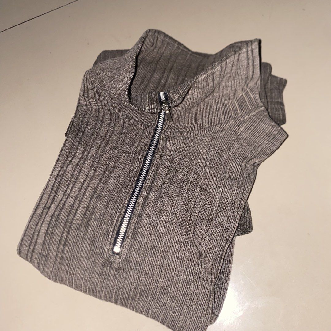 Knitting Quarter Zip (Category: Coats, Jackets and Outerwear) located in Manila. Submitted by gian.fernandez (Listing ID 1465475163, Image 3). Description: Hindi pa masyado nagagamit No issues Size: Large Length: 27 Width: 19.