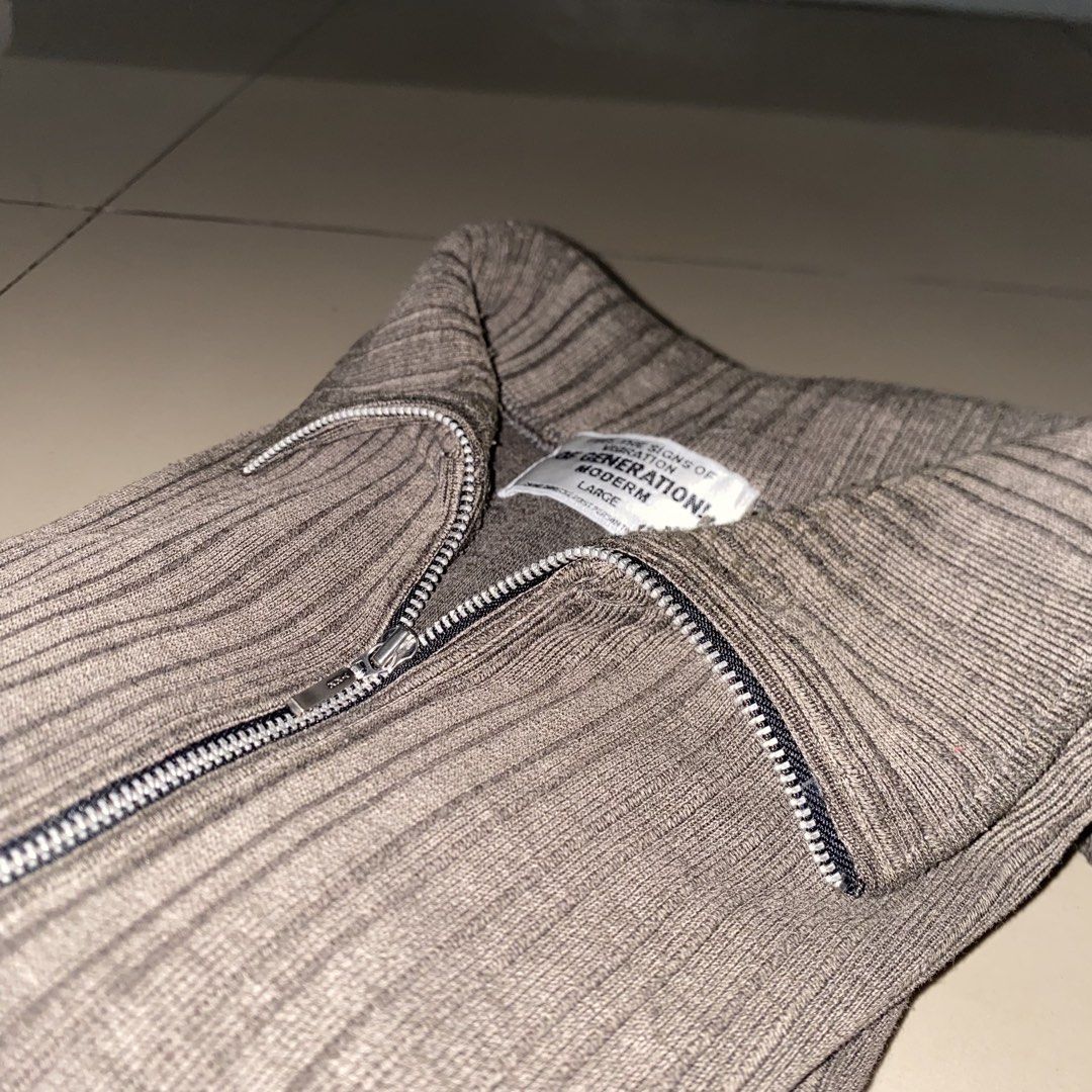 Knitting Quarter Zip (Category: Coats, Jackets and Outerwear) located in Manila. Submitted by gian.fernandez (Listing ID 1465475163, Image 2). Description: Hindi pa masyado nagagamit No issues Size: Large Length: 27 Width: 19.